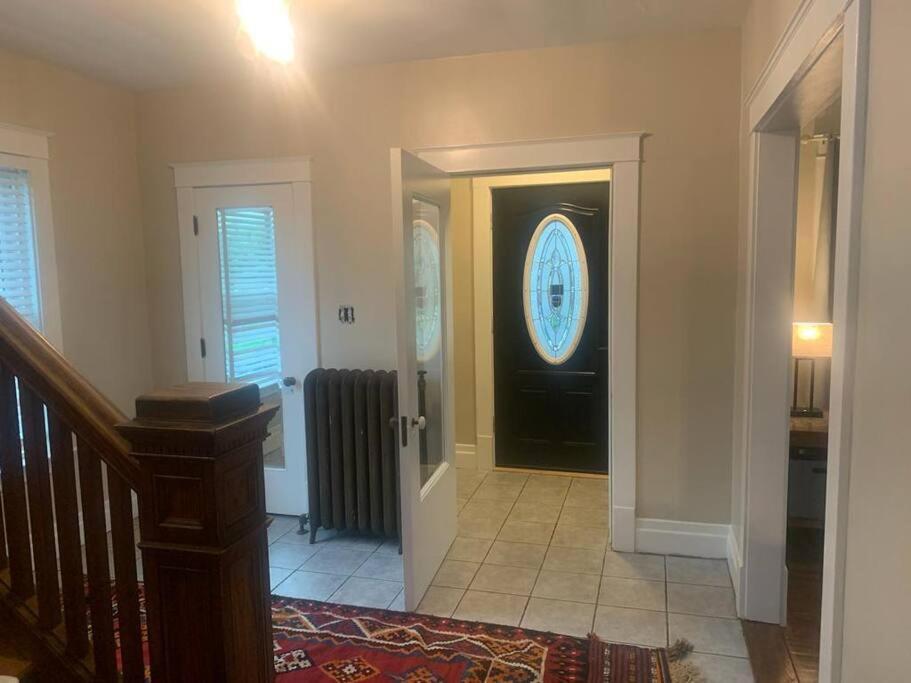 Beautifully Remodeled House 1.5 Miles From Falls. Niagara Falls Exterior photo