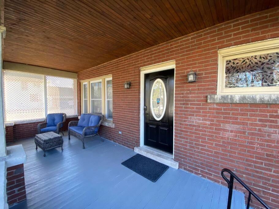 Beautifully Remodeled House 1.5 Miles From Falls. Niagara Falls Exterior photo